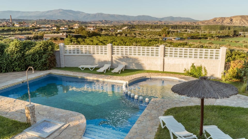 Swimming pool, Swimming pool