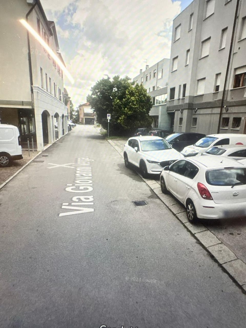 Property building, Day, Neighbourhood, Street view, Parking