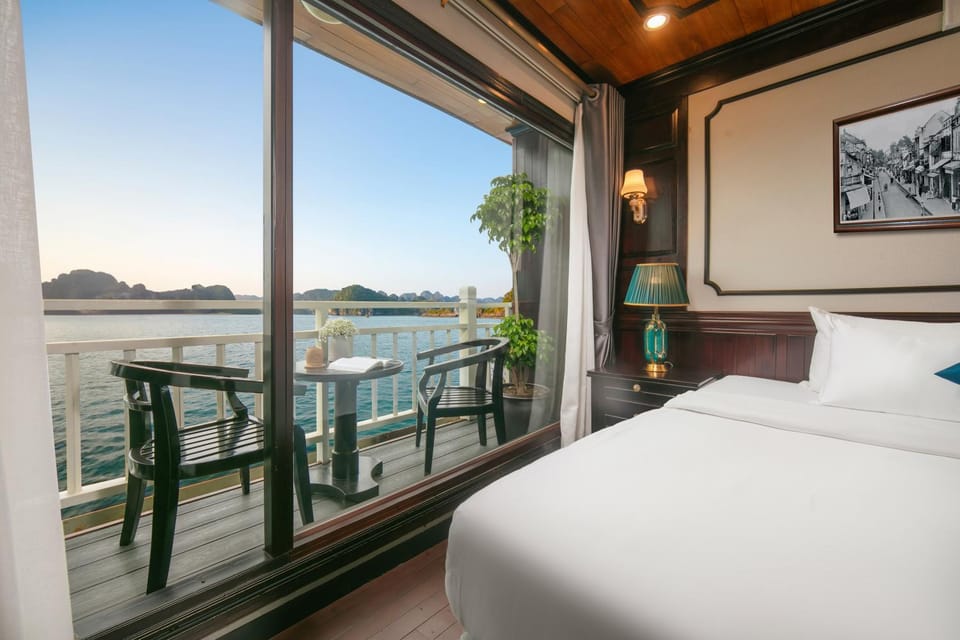 Bed, Natural landscape, View (from property/room), Balcony/Terrace, Photo of the whole room, Sea view
