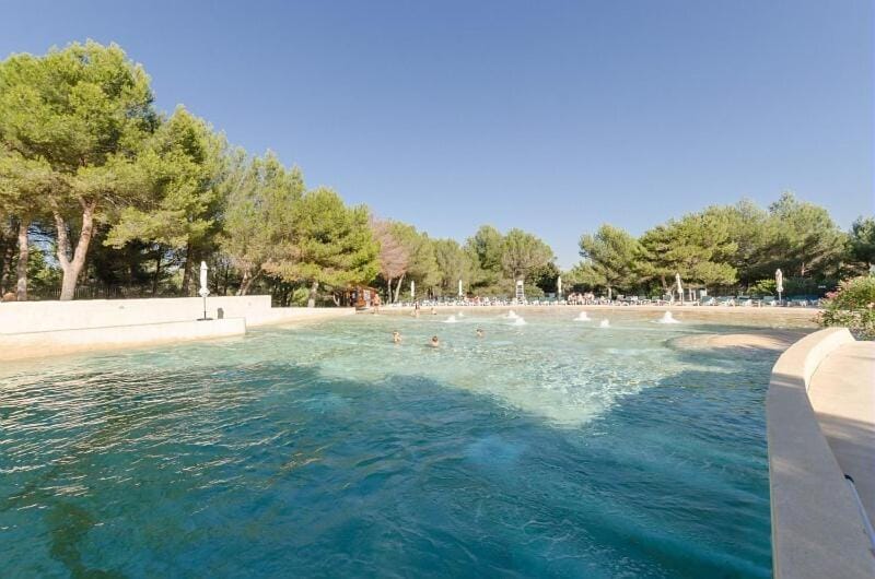 Lake view, Swimming pool