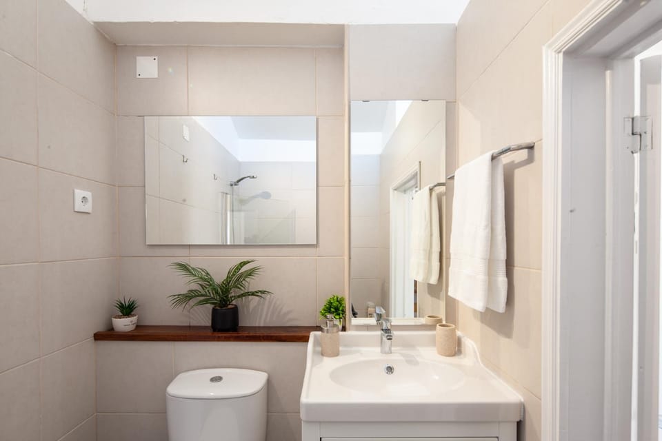 Silvercoast Apartments - swimming pool & jacuzzi Apartment in Peniche
