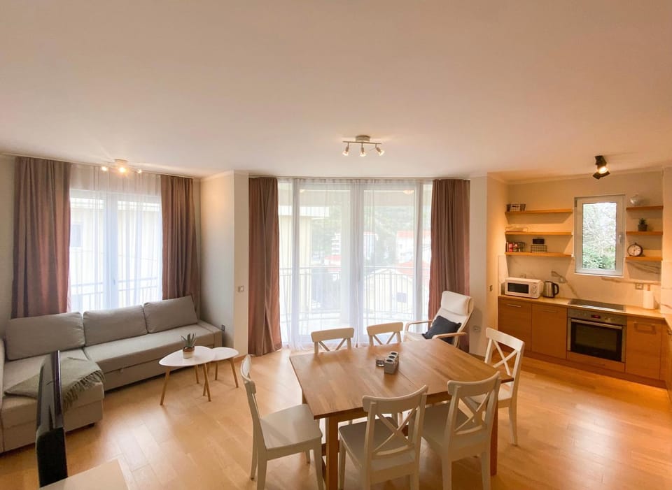 Kitchen or kitchenette, Living room, Seating area, Dining area, minibar, pet friendly, stove