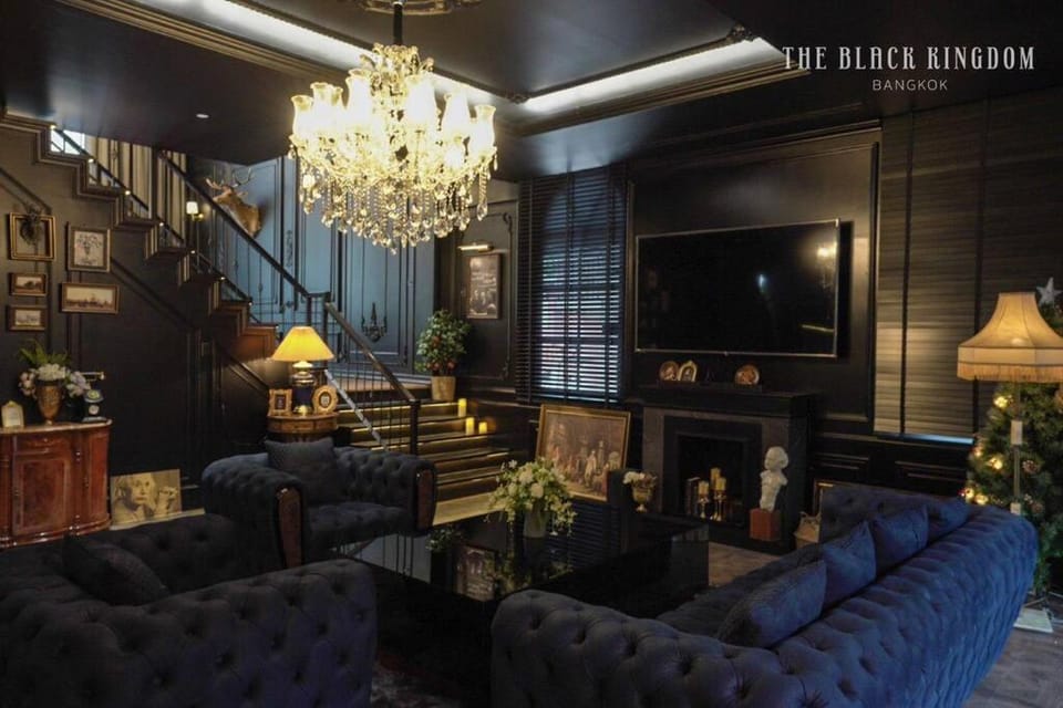 Communal lounge/ TV room