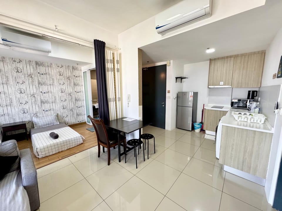 Tropicana 218 Macalister by CC Apartment in George Town