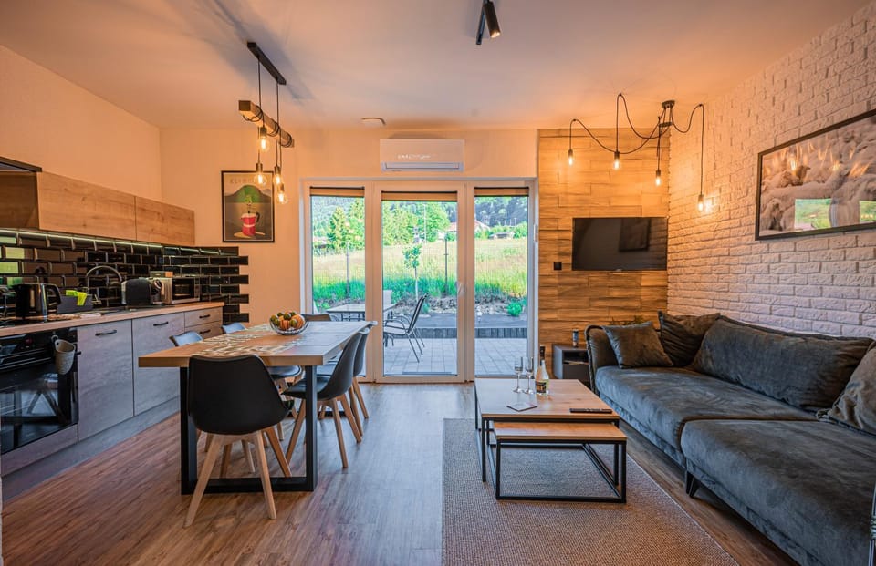 Nad Lipami - apartament z tarasem blisko stoku Sczyrk Apartment in Poland