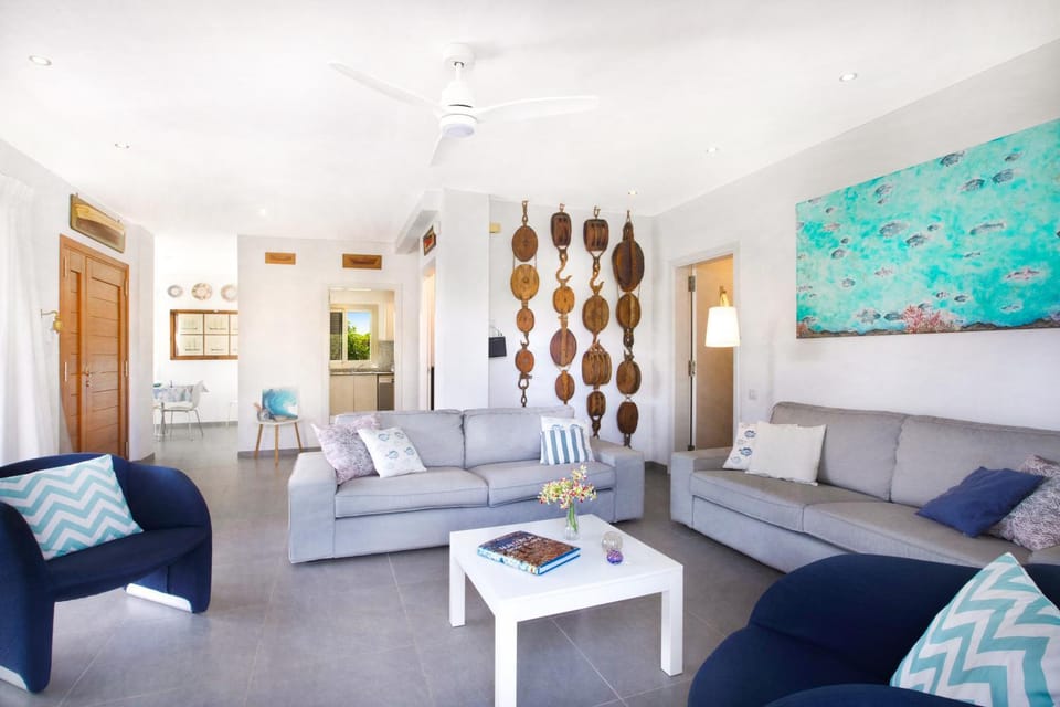 Living room, fireplace