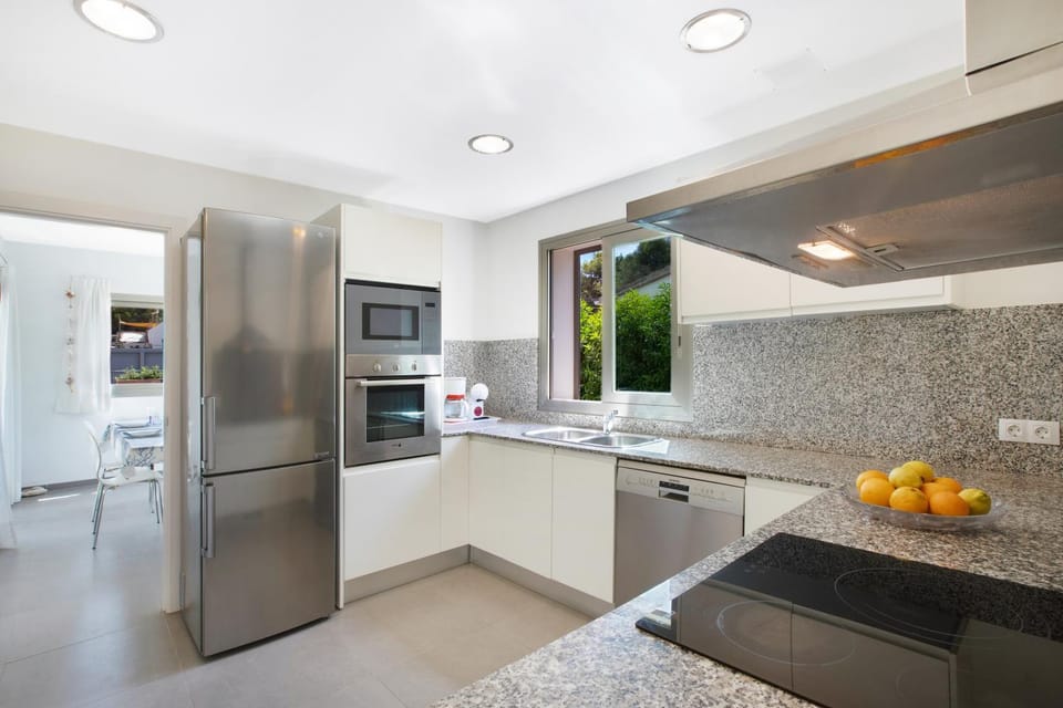 Kitchen or kitchenette, dishwasher, minibar, pet friendly, stove, toaster