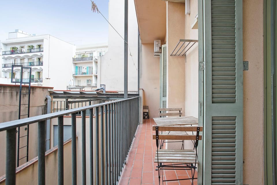 Beautiful apartment in Las Ramblas Barcelona 6pax Apartment in Barcelona