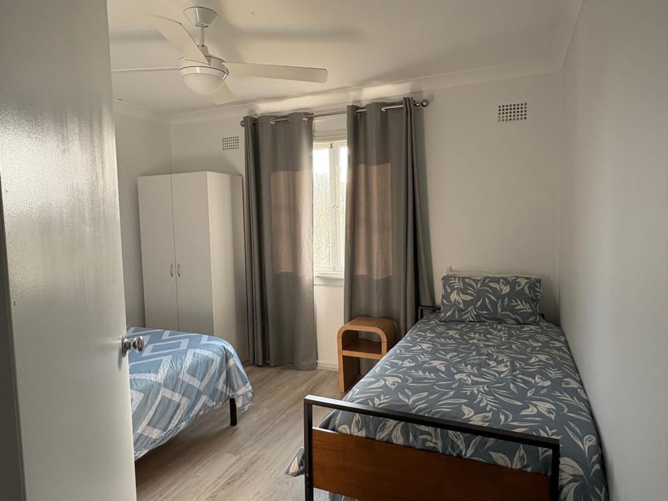 Caves Beach Holiday House House in Swansea