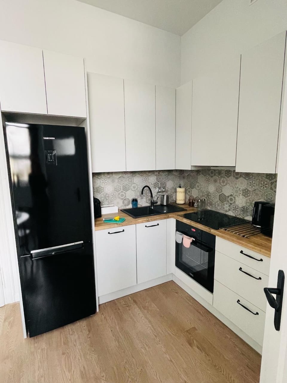 Coffee/tea facilities, Kitchen or kitchenette, dishwasher, minibar, stove