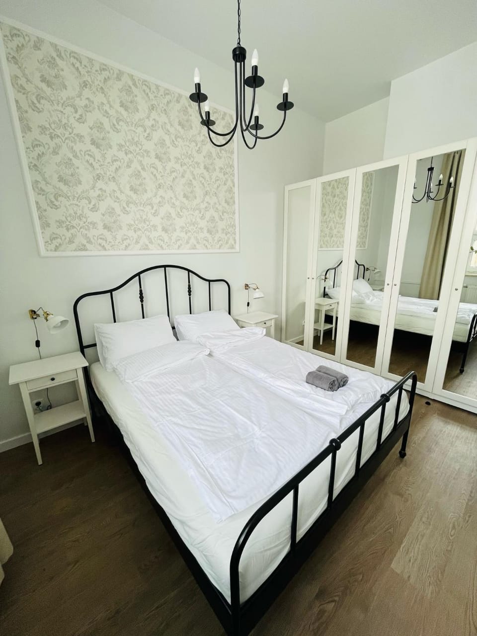Bed, Photo of the whole room, Bedroom, wardrobe