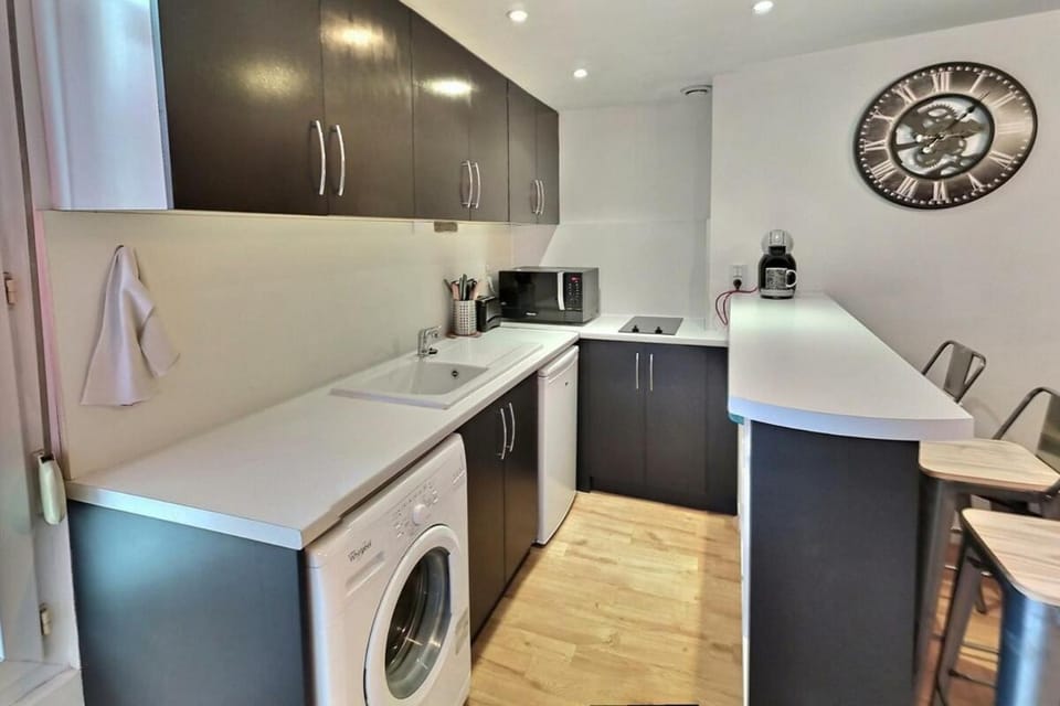 World studio proche gare et commerces ~ Mon Groom Apartment in Troyes