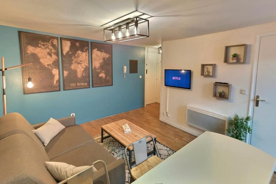 World studio proche gare et commerces ~ Mon Groom Apartment in Troyes