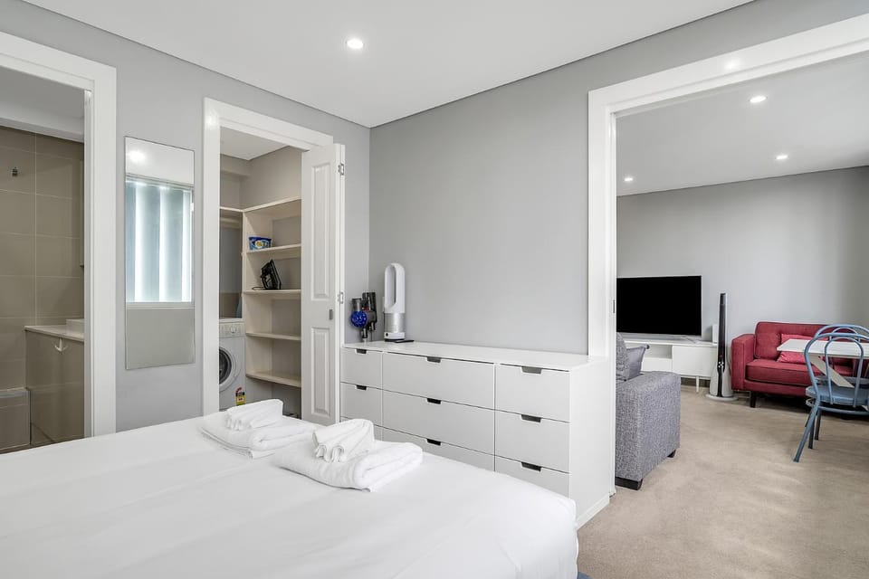 Bright 1 Bedroom unit in the heart of Manly Apartment in Manly