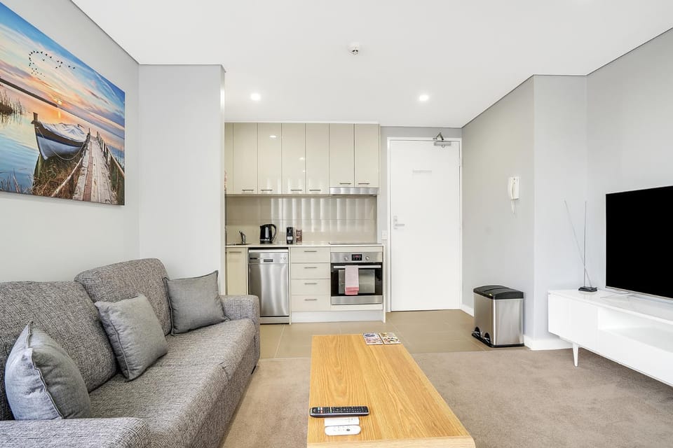 Bright 1 Bedroom unit in the heart of Manly Apartment in Manly