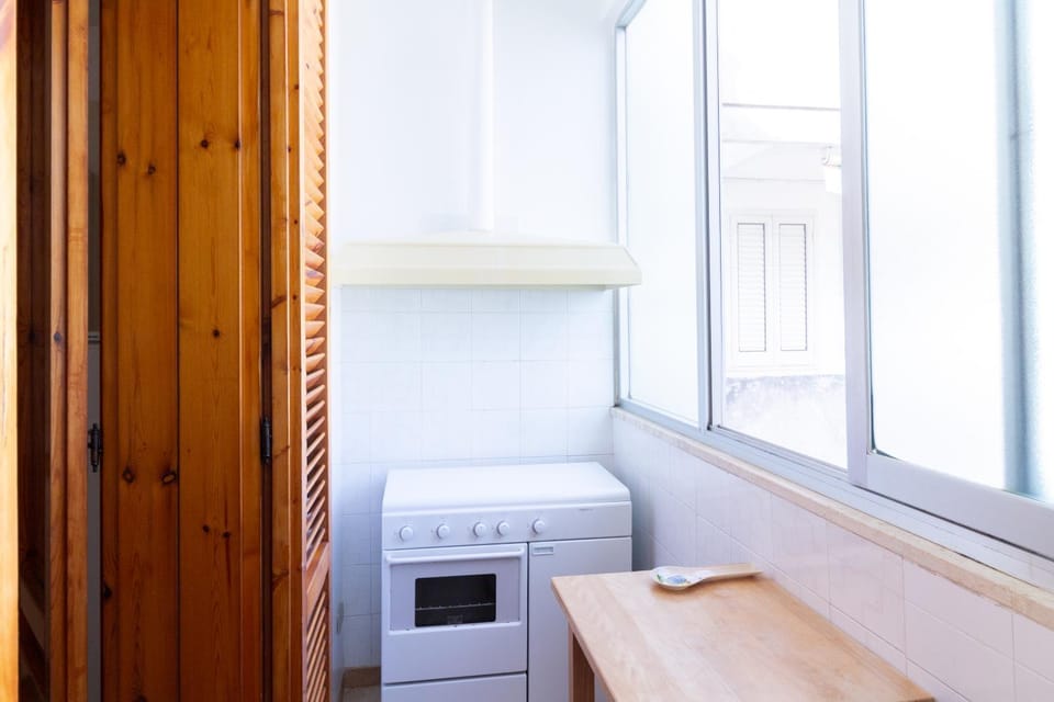 Kitchen or kitchenette, pet friendly, stove