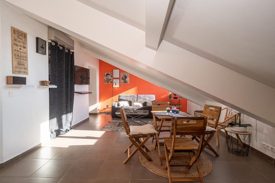 Living room, Dining area