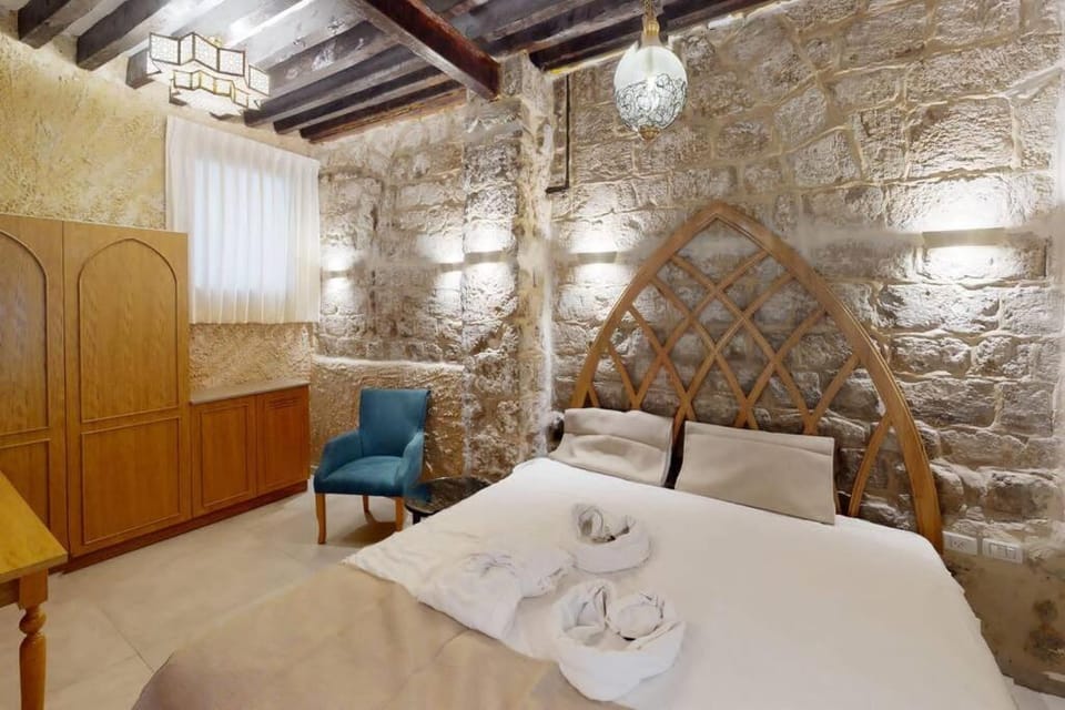 Bed, Seating area, Bedroom, towels