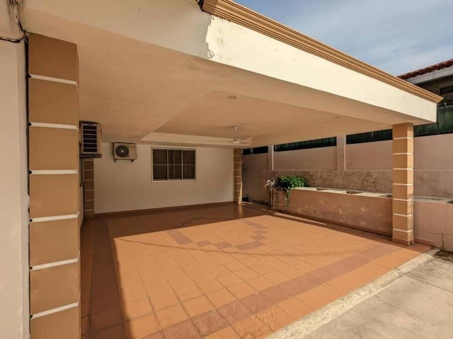 Cozy Spacious seremban Bangalow Taman Rasah 2085 House in Negeri Sembilan, Malaysia