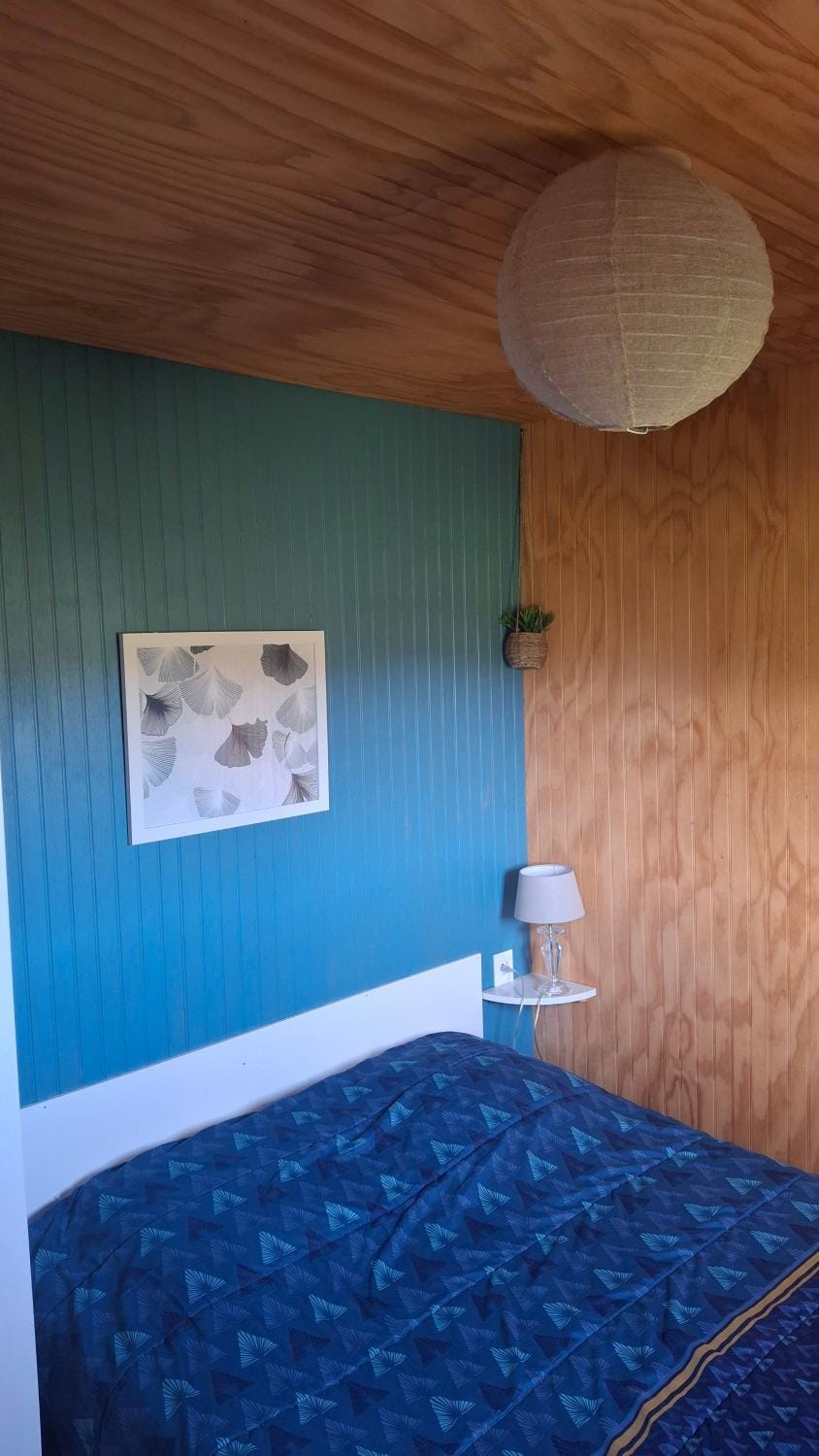 Logement insolite au cœur de l'Auvergne Campground/ 
RV Resort in Auvergne-Rhône-Alpes