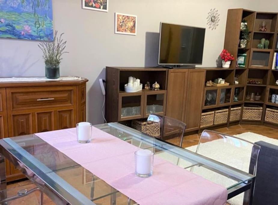 TV and multimedia, Dining area, hair dresser