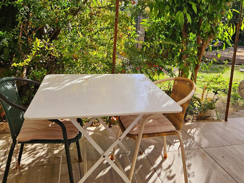 Studette indépendante et coquette avec terrasse sur jardin Apartment in Marseille