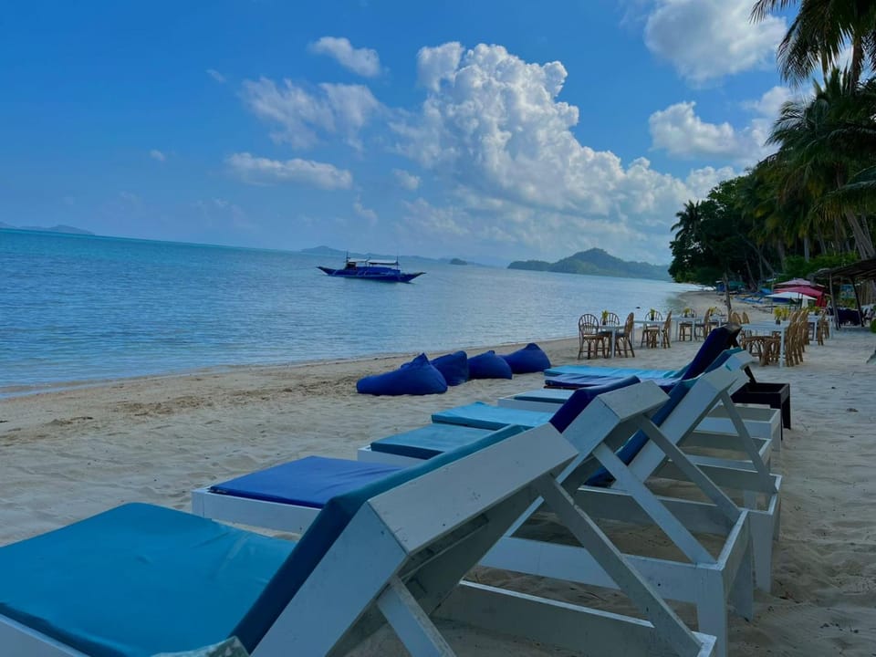 Day, Beach, Sea view, sunbed