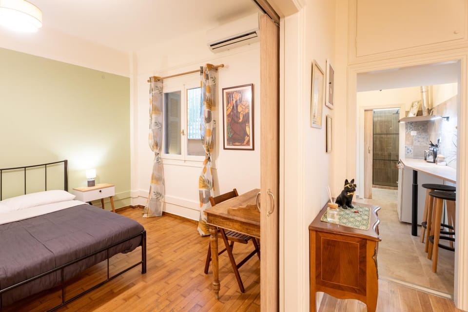 Elegant 2 Bedroom Apartment - near National Museum Apartment in Athens