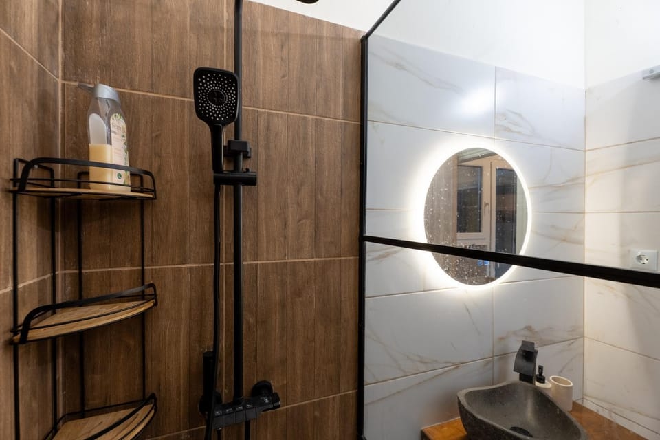 Elegant 2 Bedroom Apartment - near National Museum Apartment in Athens