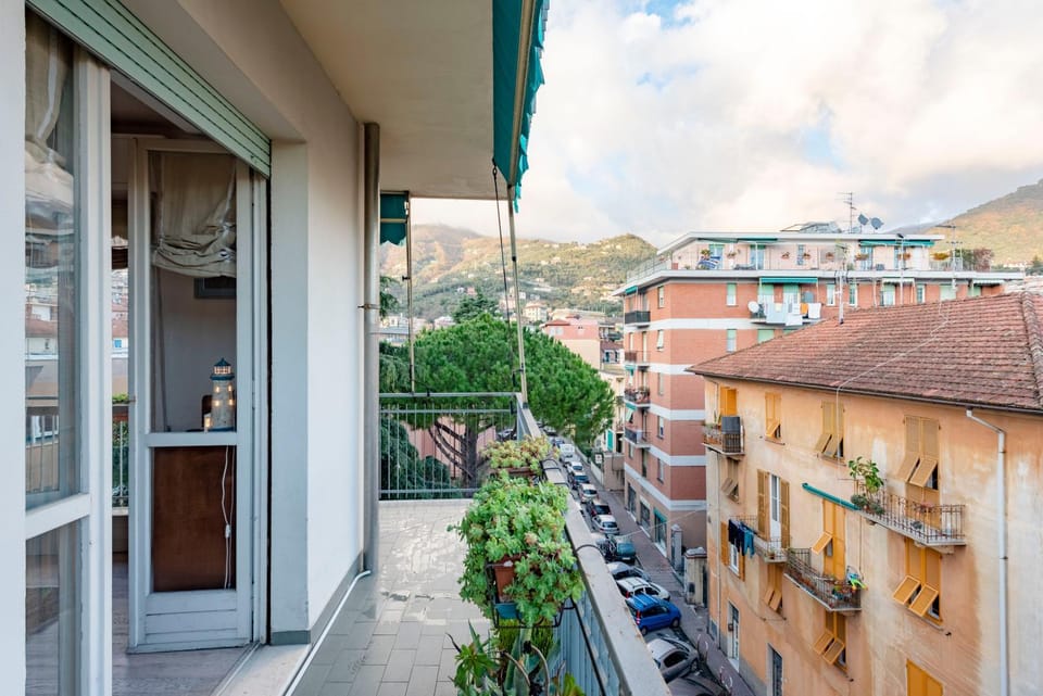 Balcony/Terrace, City view, Mountain view