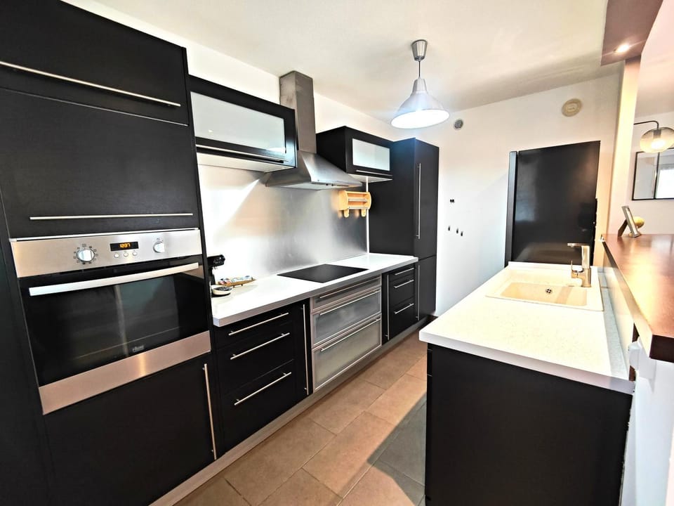 Kitchen or kitchenette, stove, stove, kitchen, kitchen