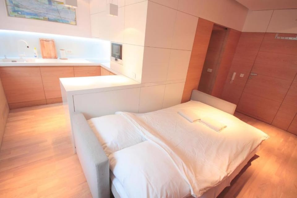 Modern & Resto Apartments Apartment in Krakow