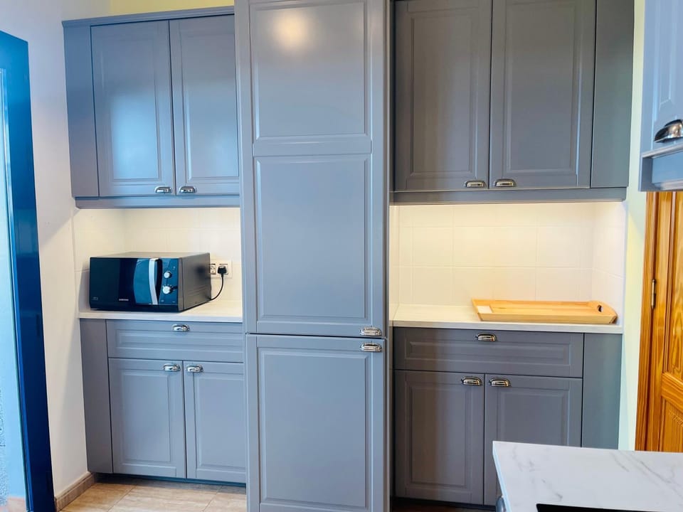 Kitchen or kitchenette, Living room