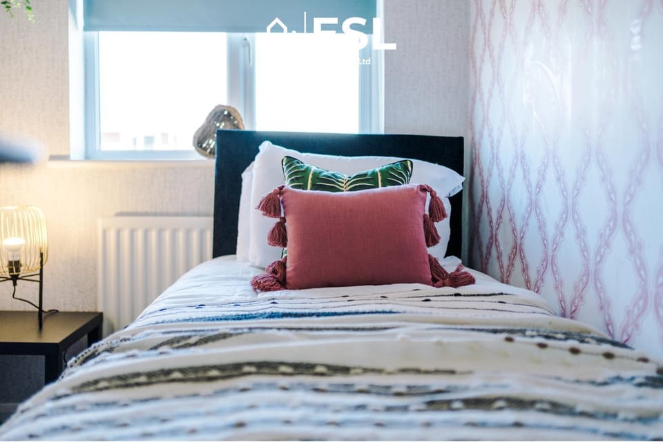 Bed, Bedroom, internet