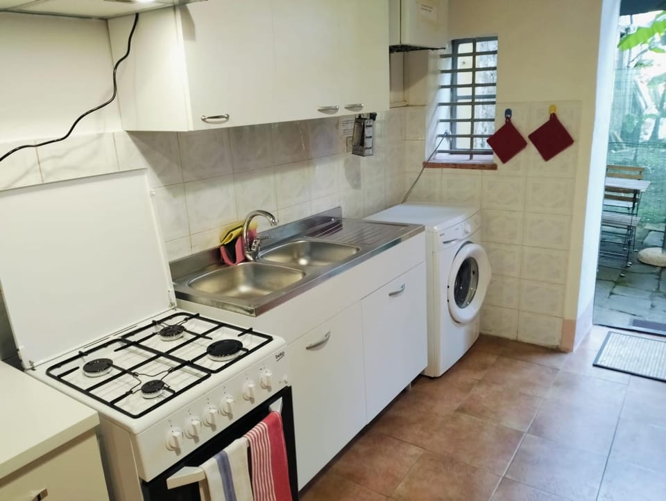 Living room, oven, washing machine, kitchen