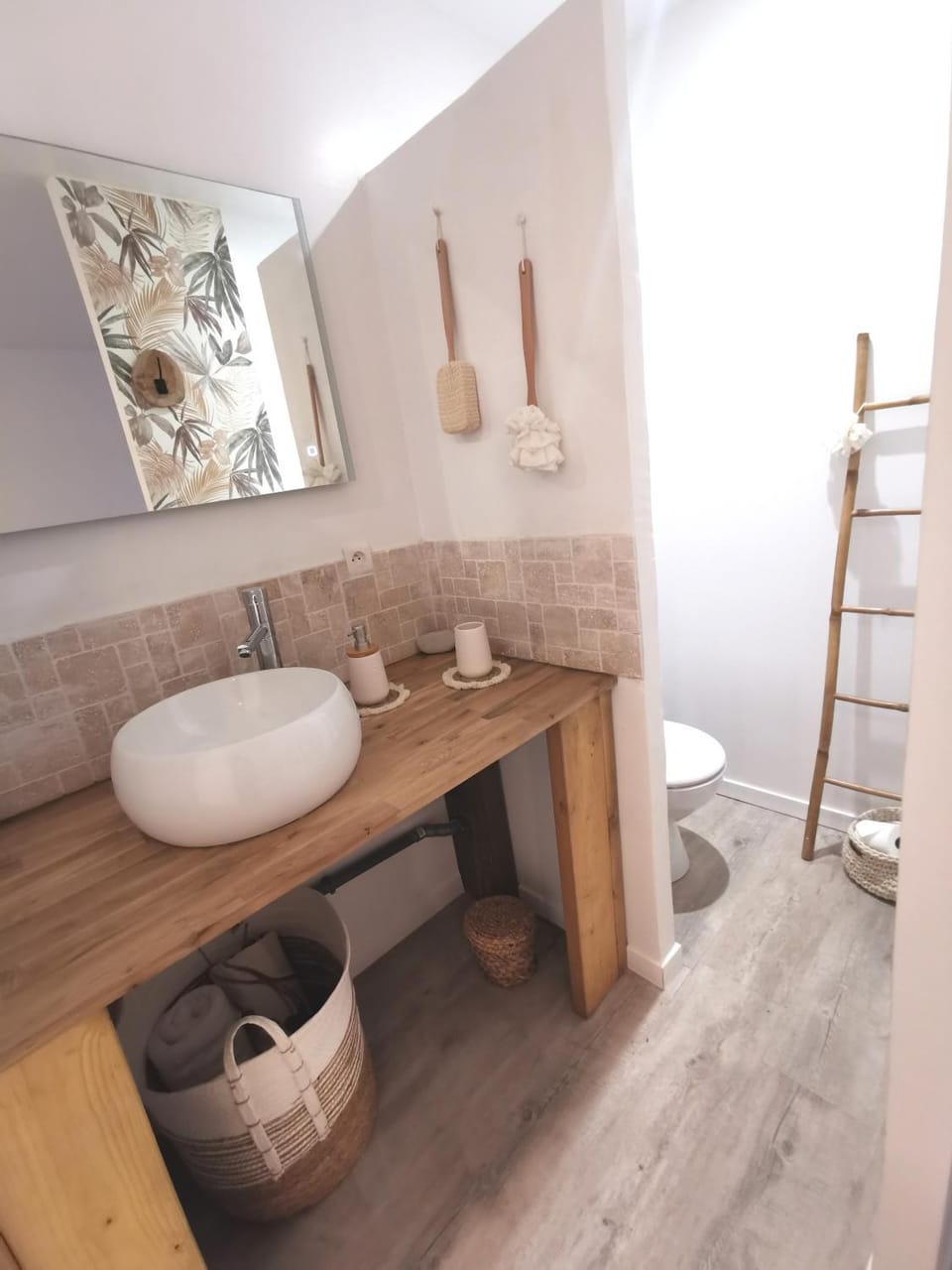 Toilet, Bathroom, towels