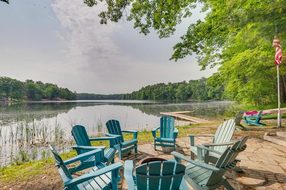 Spacious, Peaceful Lake House, 10 Mi to Horse Show House in Michigan