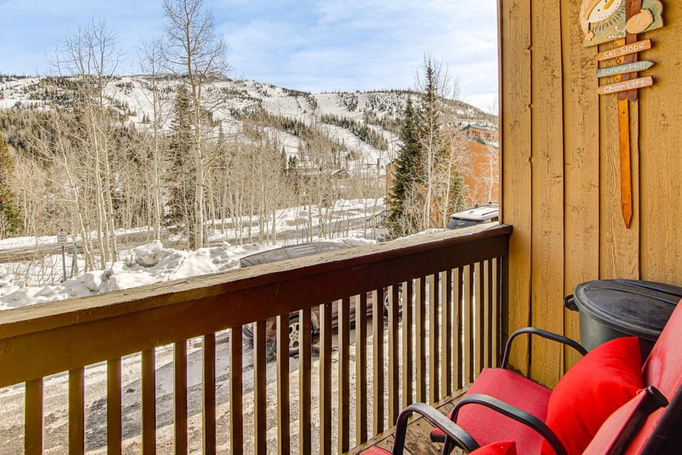 1 Mi to Brian Head Resort! Mtn-View Gem w/ Shuttle House in Brian Head