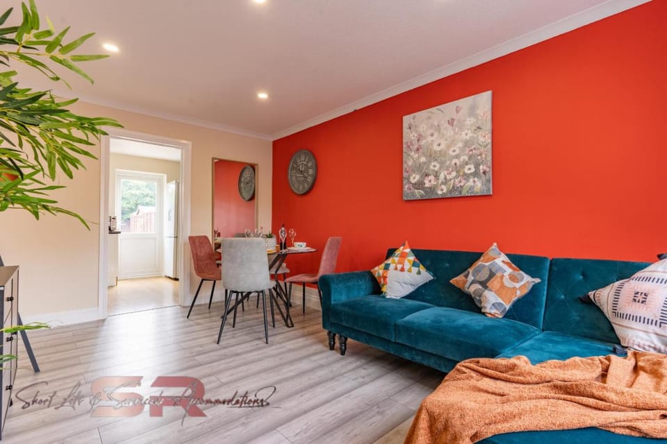 Living room, Decorative detail, Decorative detail, Seating area, Dining area