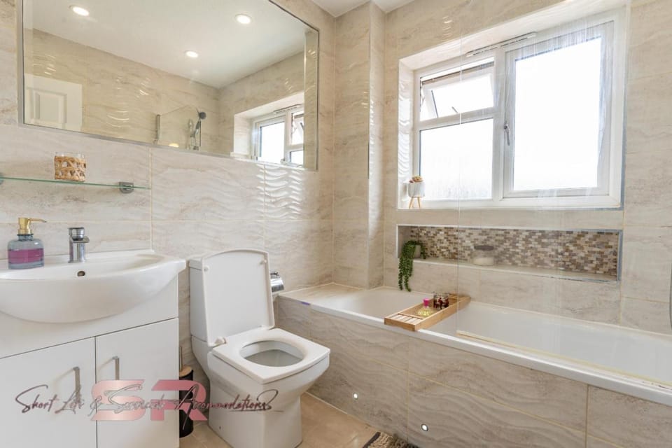Shower, Toilet, Bathroom, Decorative detail, Decorative detail, Bath