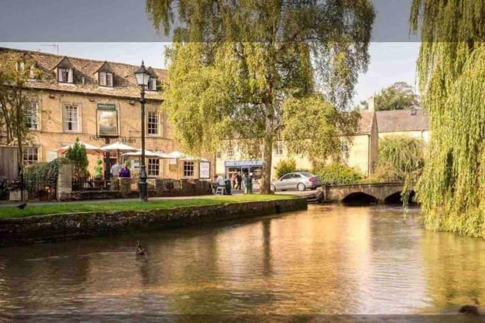 Charming Cottage in Heart of Bourton-on-the Water House in Bourton-on-the-Water