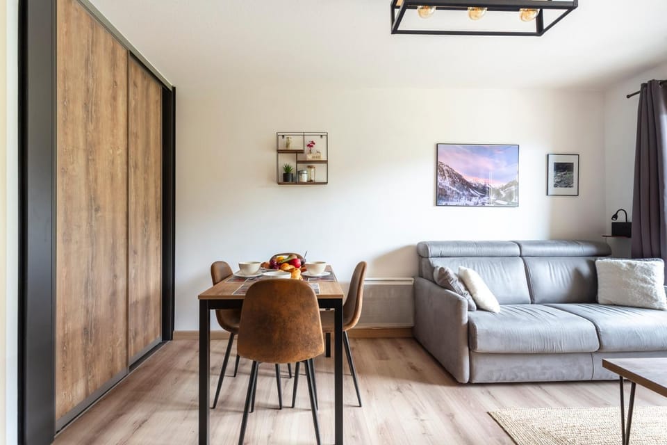 Joli T2, Centre, Parking privé, Wifi, Local à ski Apartment in Isola