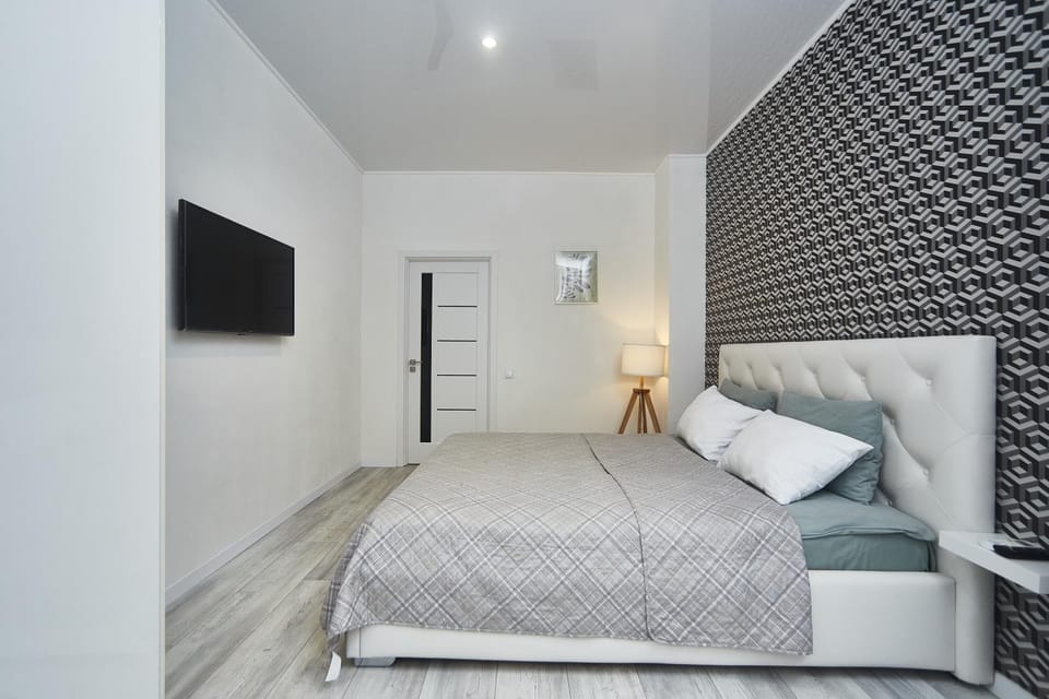 Bed, TV and multimedia, Bedroom, wardrobe