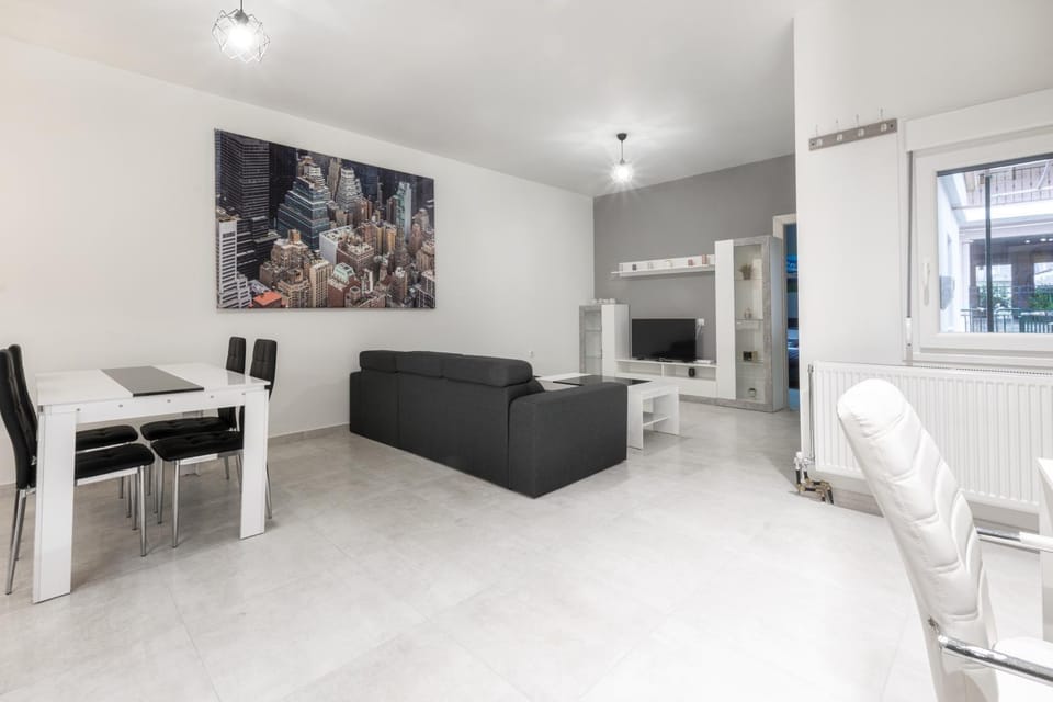TV and multimedia, Living room, Dining area