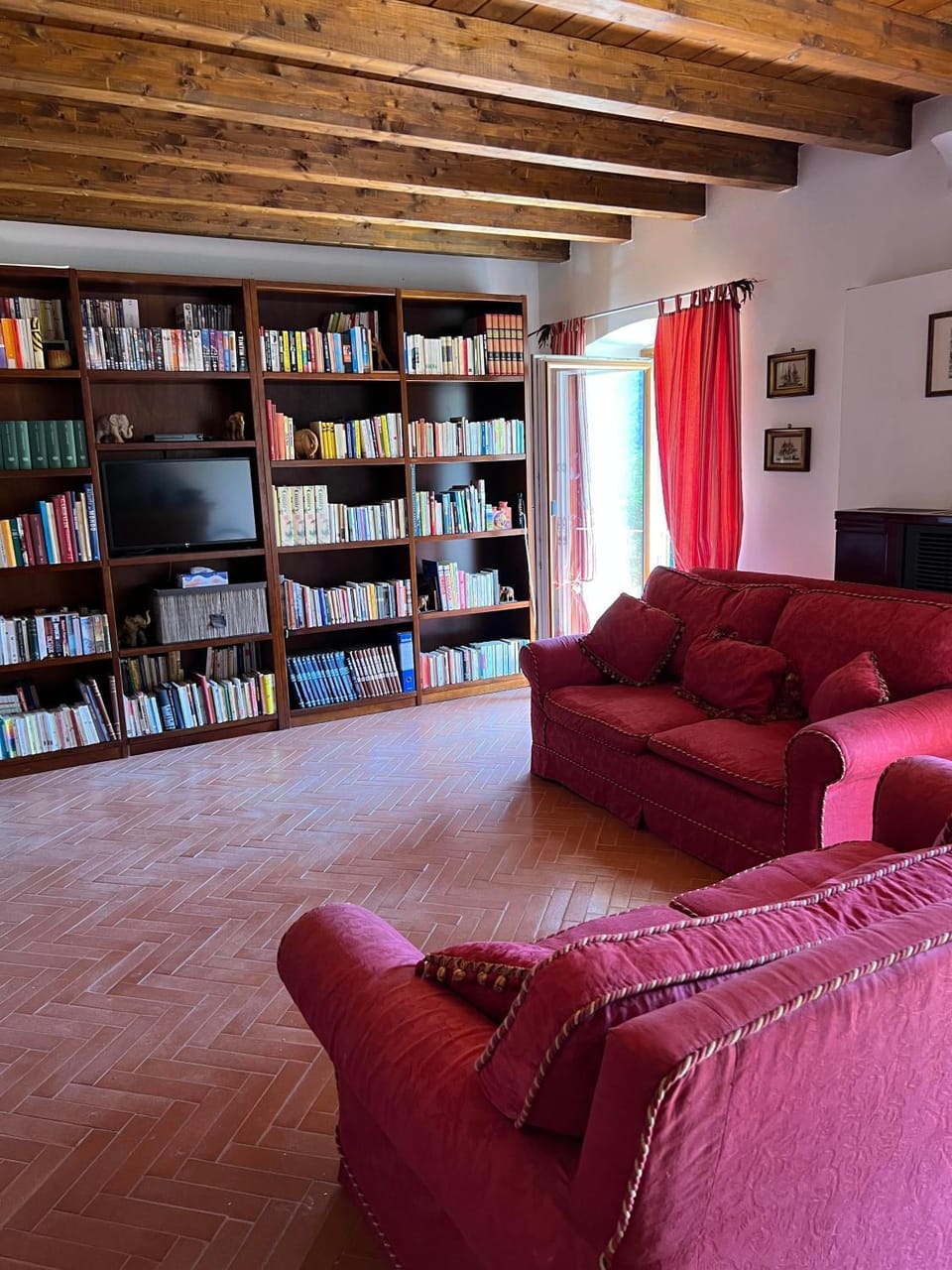 Casa Boru - a beautiful fully restored spacious house with fantastic views House in Province of Massa and Carrara