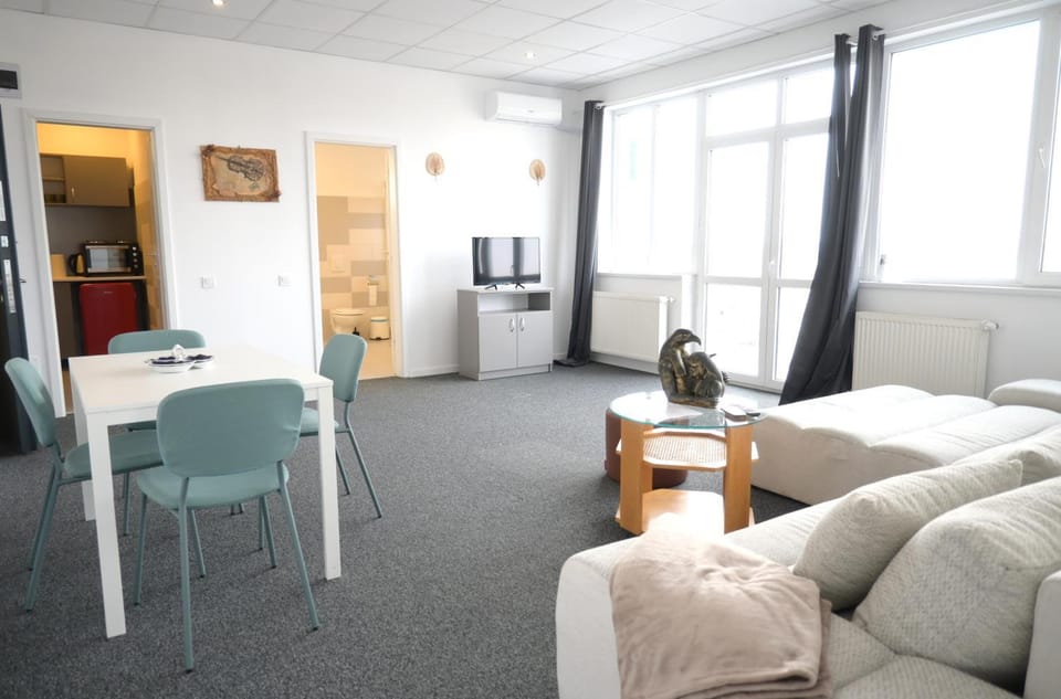 Living room, Seating area, Dining area