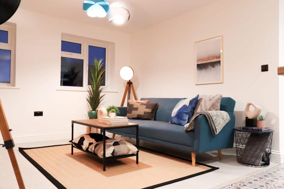 Cozy 1BR in Headington Oxford w off-road Parking Apartment in Oxford