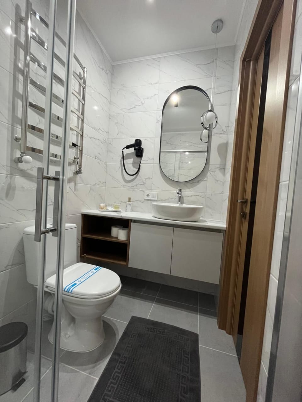 Shower, Toilet, Bathroom