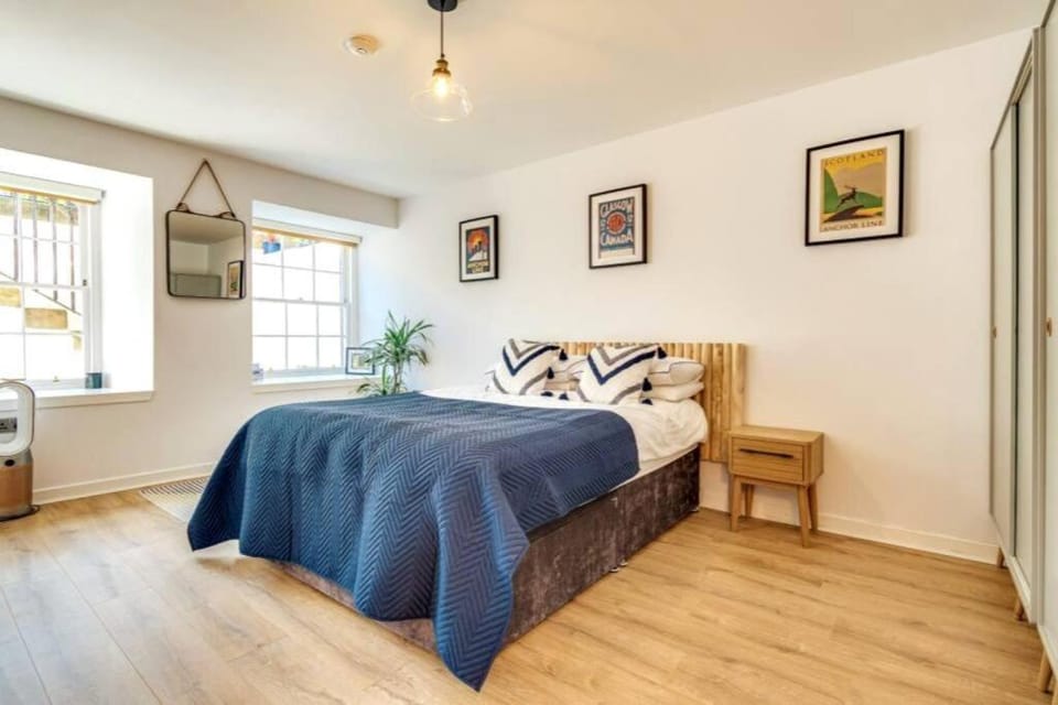 Lovely 2 Bedroom Garden Flat in trendy West End Apartment in Glasgow
