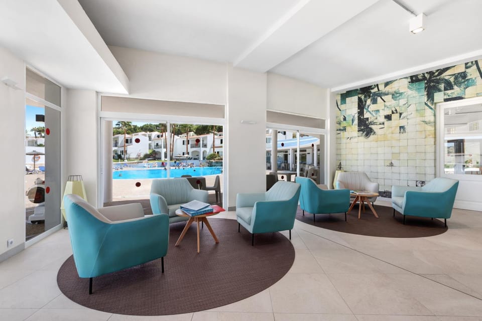 Lobby or reception, Seating area, Pool view